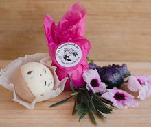Load image into Gallery viewer, Bath bomb!  100% natural with honey and either lavender or French red clay
